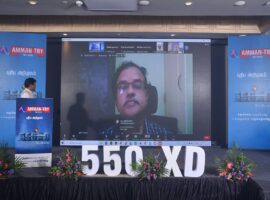 550XD-Lanch-Event-Conversation