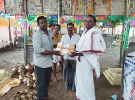 vibuthi-pocket-and-wall-clock-gift-distribution (2)