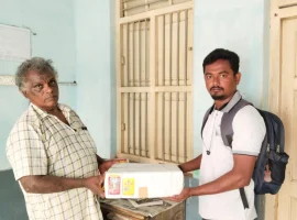 vibuthi-pocket-and-wall-clock-gift-distribution (3)