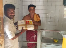 vibuthi-pocket-and-wall-clock-gift-distribution (5)